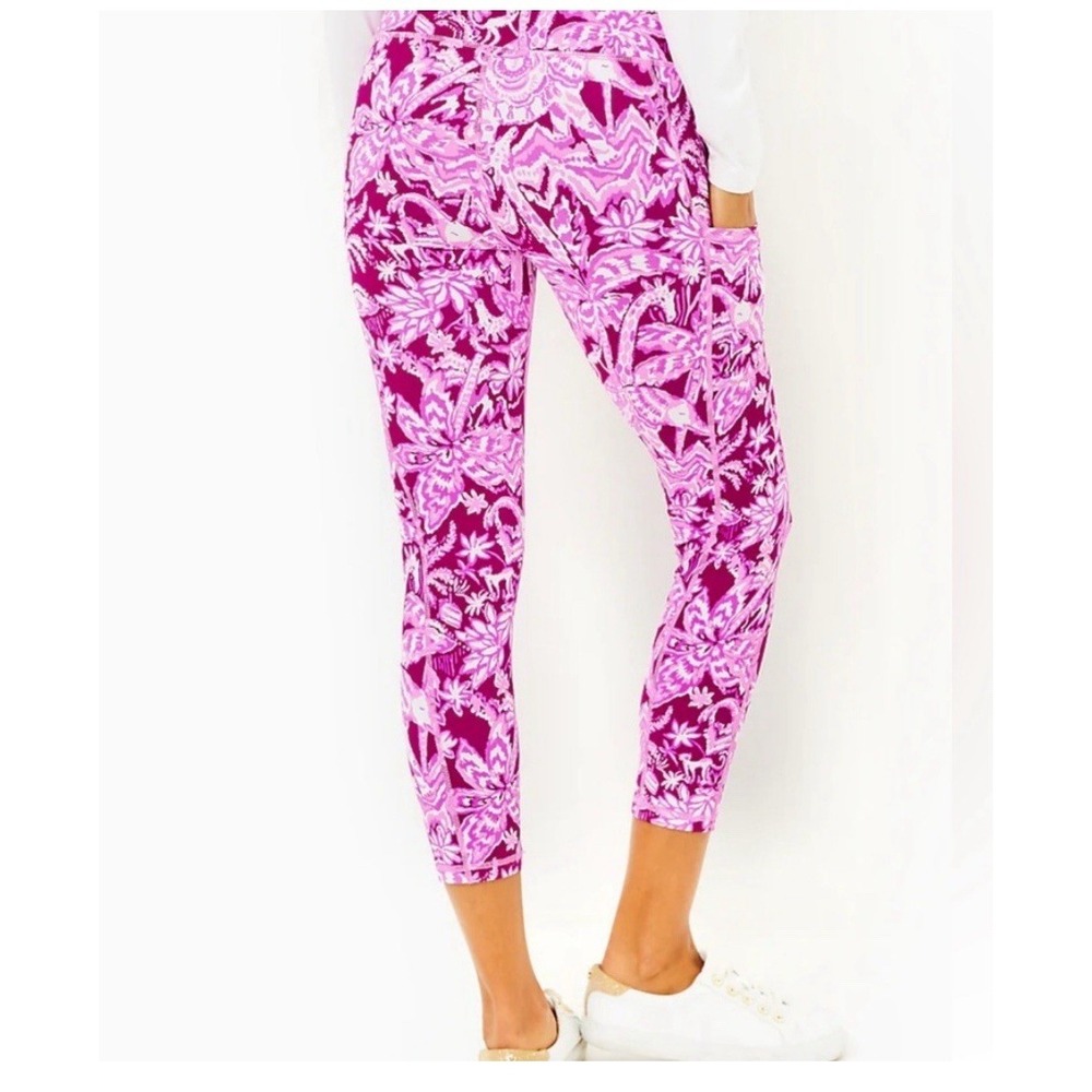 Lilly Pulitzer Pink & Magenta Paisley Capri Leggings - Picture 2 of 10
